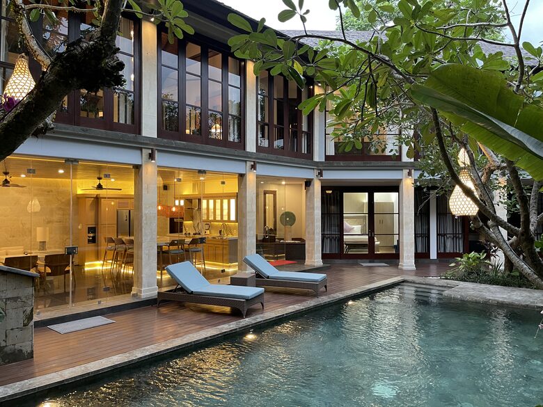 Elegant Jimbaran Retreat with Resort Amenities & Lush Privacy - Jimbaran Bay, Indonesia