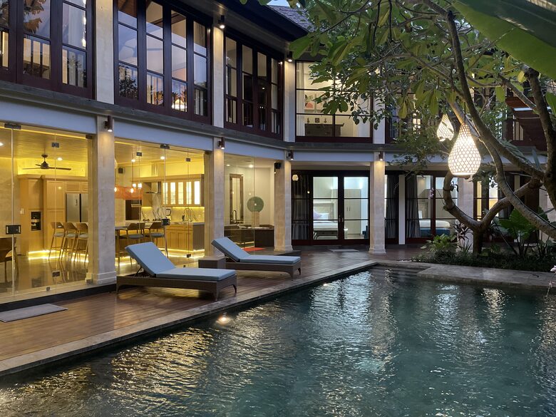 Elegant Jimbaran Retreat with Resort Amenities & Lush Privacy - Jimbaran Bay, Indonesia