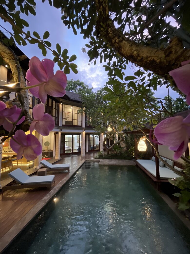 Elegant Jimbaran Retreat with Resort Amenities & Lush Privacy - Jimbaran Bay, Indonesia