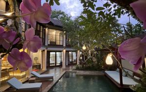 Elegant Jimbaran Retreat with Resort Amenities & Lush Privacy - Jimbaran Bay, Indonesia