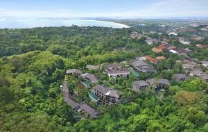 Elegant Jimbaran Retreat with Resort Amenities & Lush Privacy - Jimbaran Bay, Indonesia
