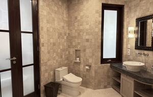 Elegant Jimbaran Retreat with Resort Amenities & Lush Privacy - Jimbaran Bay, Indonesia