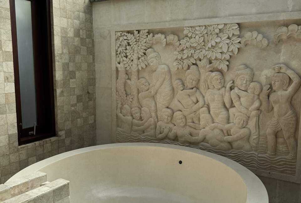 Elegant Jimbaran Retreat with Resort Amenities & Lush Privacy - Jimbaran Bay, Indonesia