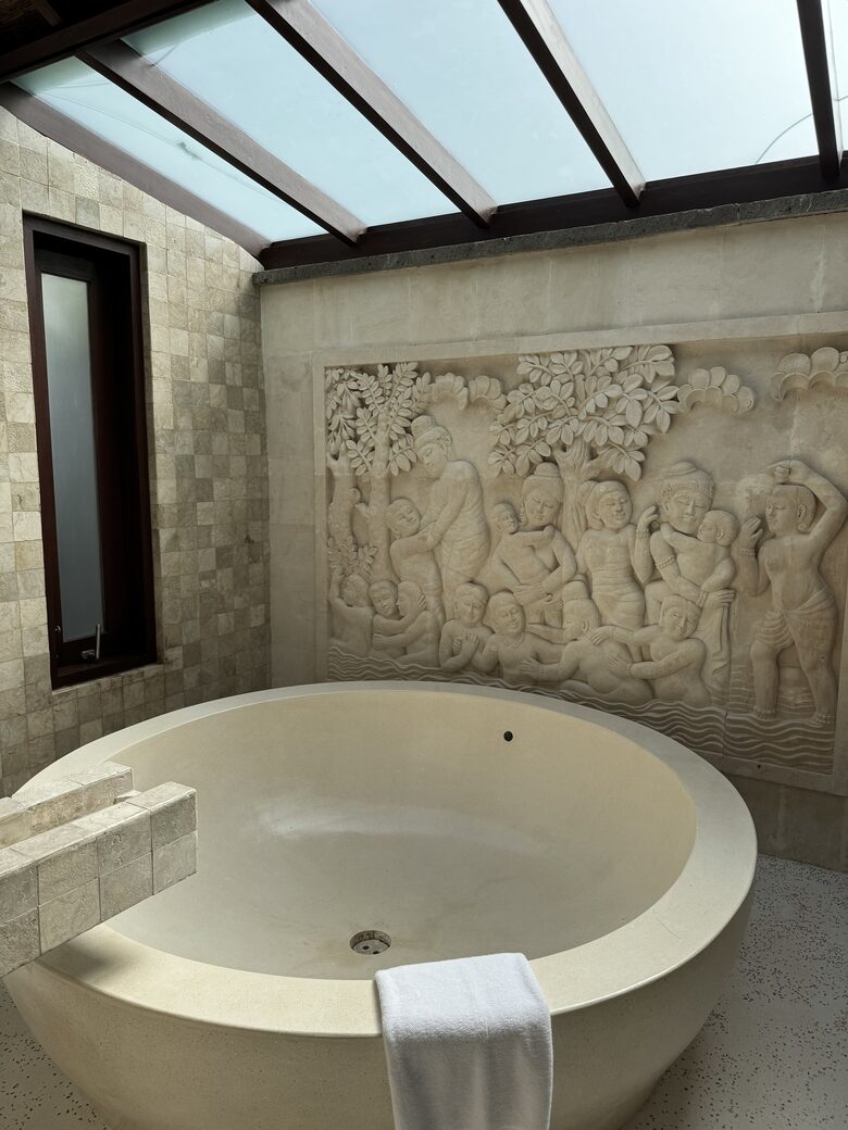 Elegant Jimbaran Retreat with Resort Amenities & Lush Privacy - Jimbaran Bay, Indonesia