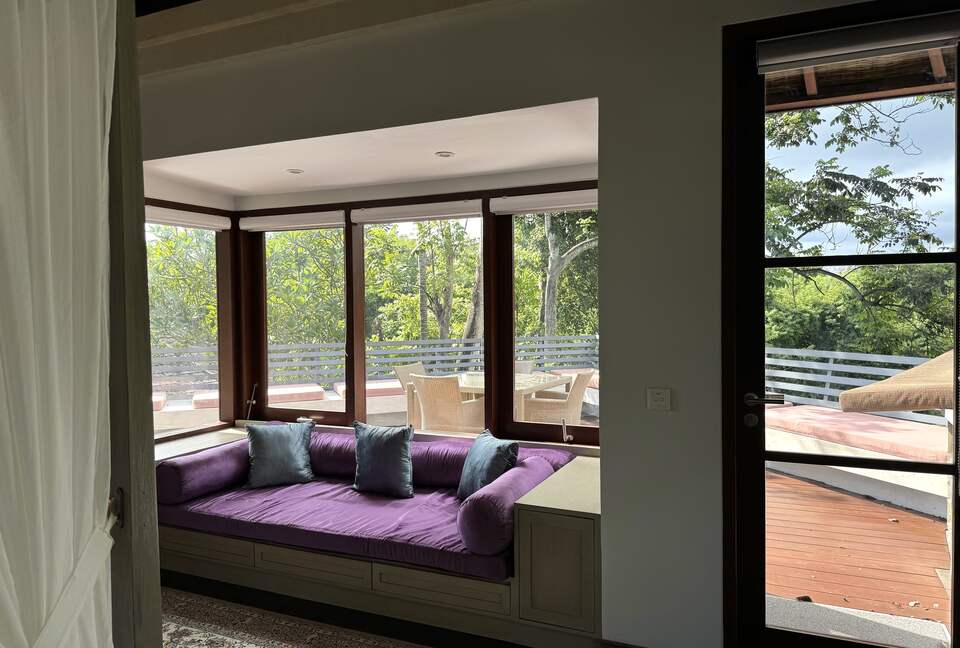 Elegant Jimbaran Retreat with Resort Amenities & Lush Privacy - Jimbaran Bay, Indonesia