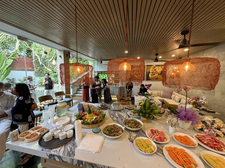 Elegant Jimbaran Retreat with Resort Amenities & Lush Privacy - Jimbaran Bay, Indonesia