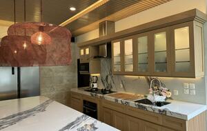 Elegant Jimbaran Retreat with Resort Amenities & Lush Privacy - Jimbaran Bay, Indonesia