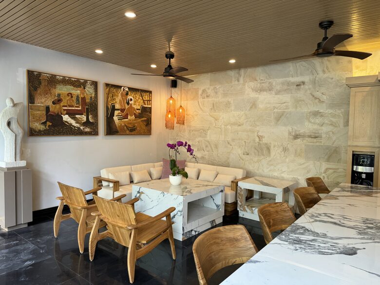 Elegant Jimbaran Retreat with Resort Amenities & Lush Privacy - Jimbaran Bay, Indonesia