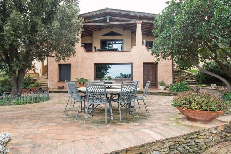 Tasteful Garden Residence with Panoramic Blue Horizons - Siniscola, Italy