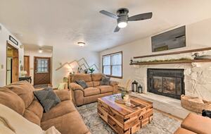 Cozy Maggie Valley Townhome With Hot Tub - Maggie Valley, North Carolina