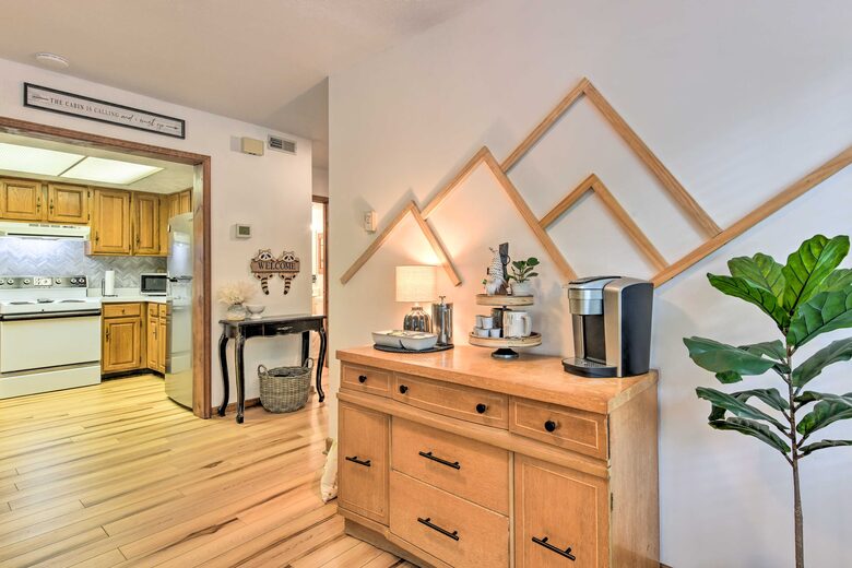 Cozy Maggie Valley Townhome With Hot Tub - Maggie Valley, North Carolina