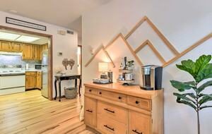 Cozy Maggie Valley Townhome With Hot Tub - Maggie Valley, North Carolina