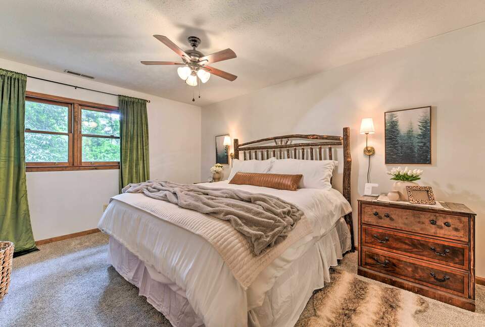Cozy Maggie Valley Townhome With Hot Tub - Maggie Valley, North Carolina