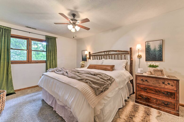 Cozy Maggie Valley Townhome With Hot Tub - Maggie Valley, North Carolina