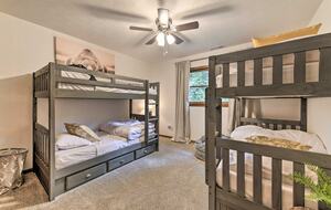 Cozy Maggie Valley Townhome With Hot Tub - Maggie Valley, North Carolina