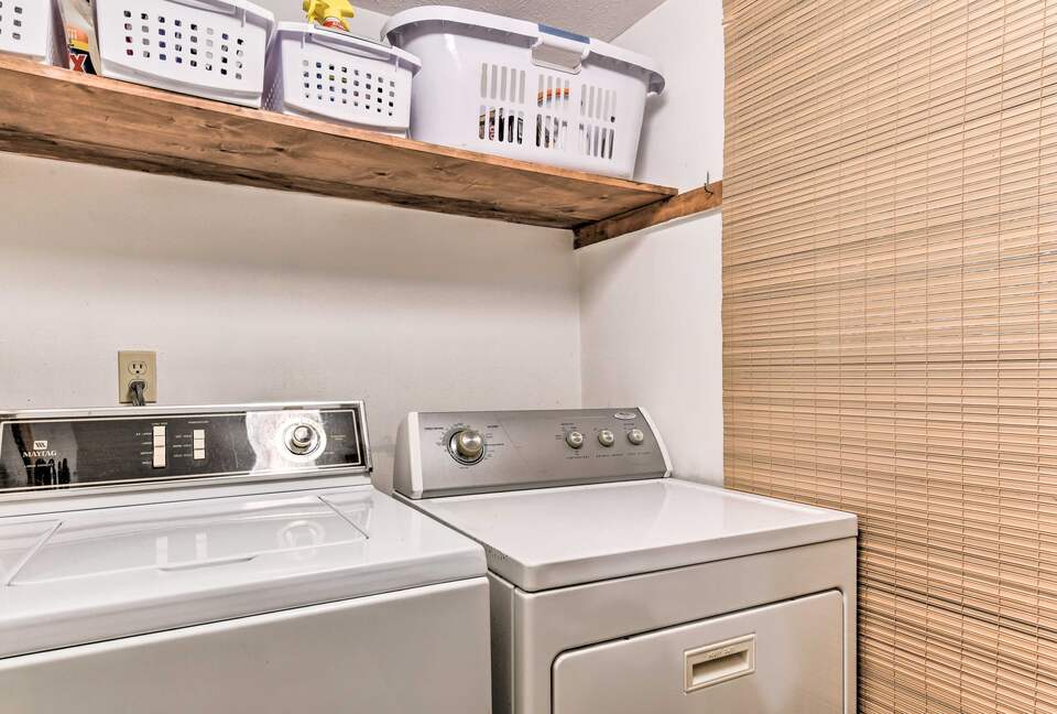 Cozy Maggie Valley Townhome With Hot Tub - Maggie Valley, North Carolina