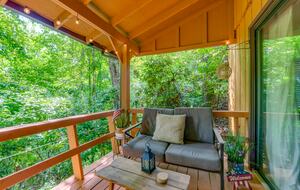 Cozy Maggie Valley Townhome With Hot Tub - Maggie Valley, North Carolina