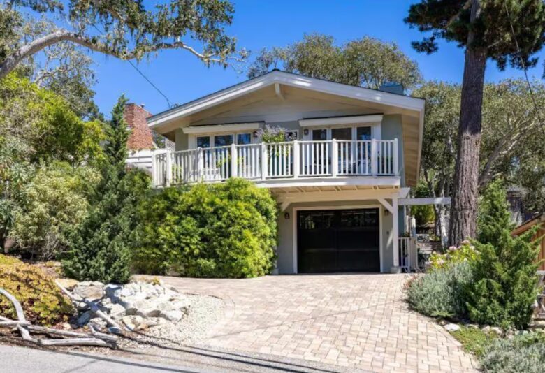 Light Filled Carmel Hideaway | Short Walk to Downtown and the Beach - Carmel, California