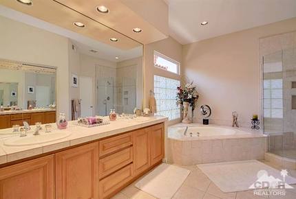 Palm Desert Golf Frontage Getaway - Palm Desert, California