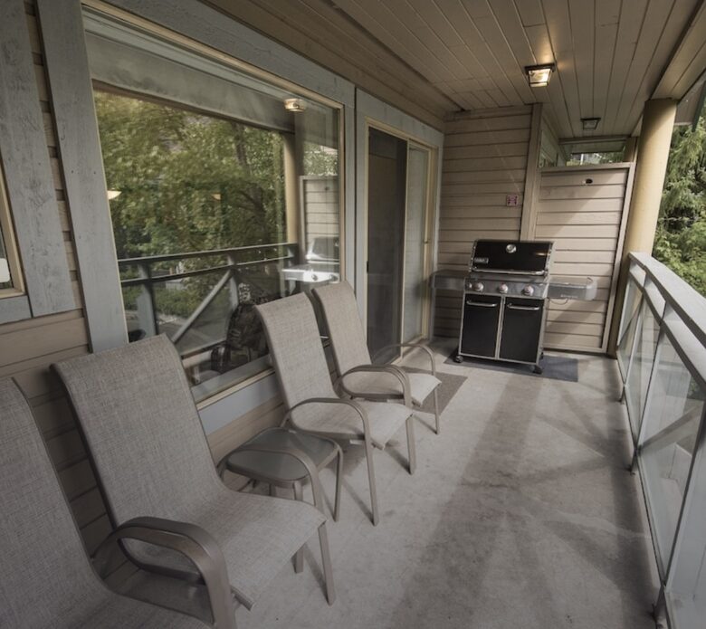 Alpine Comfort at Valhalla | Spacious Home with Easy Mountain Access - Whistler, Canada