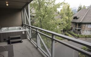 Alpine Comfort at Valhalla | Spacious Home with Easy Mountain Access - Whistler, Canada