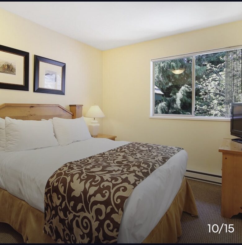 Alpine Comfort at Valhalla | Spacious Home with Easy Mountain Access - Whistler, Canada