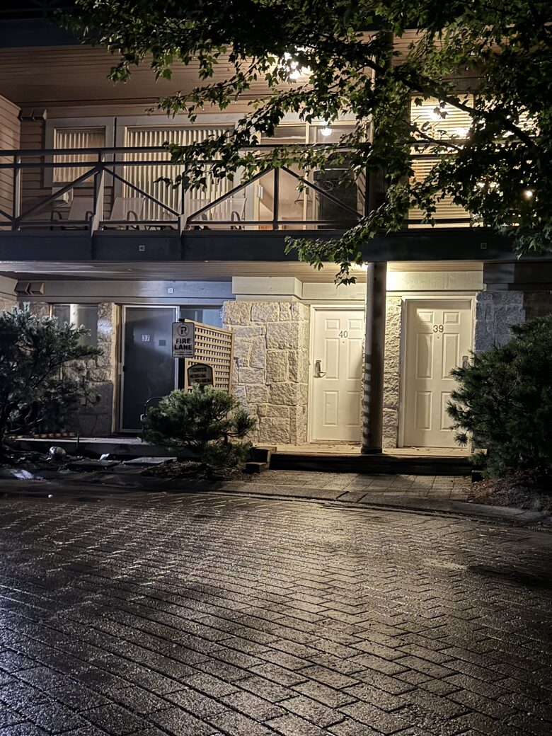 Alpine Comfort at Valhalla | Spacious Home with Easy Mountain Access - Whistler, Canada