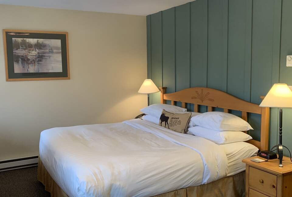 Alpine Comfort at Valhalla | Spacious Home with Easy Mountain Access - Whistler, Canada