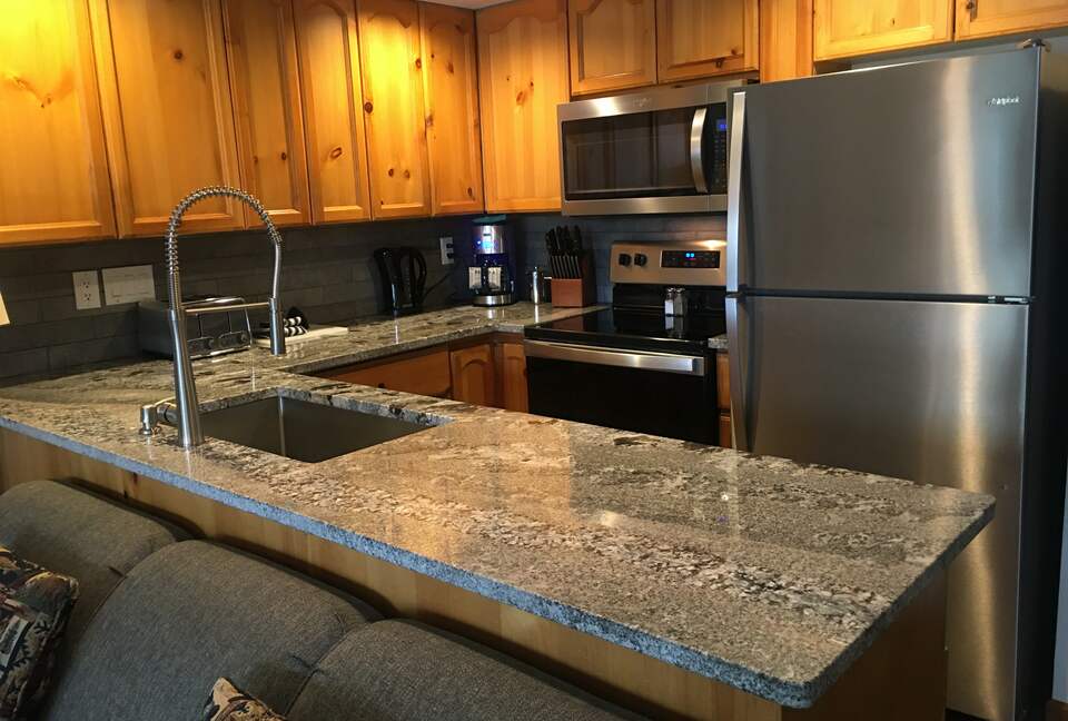 Alpine Comfort at Valhalla | Spacious Home with Easy Mountain Access - Whistler, Canada