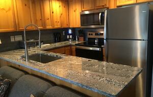 Alpine Comfort at Valhalla | Spacious Home with Easy Mountain Access - Whistler, Canada