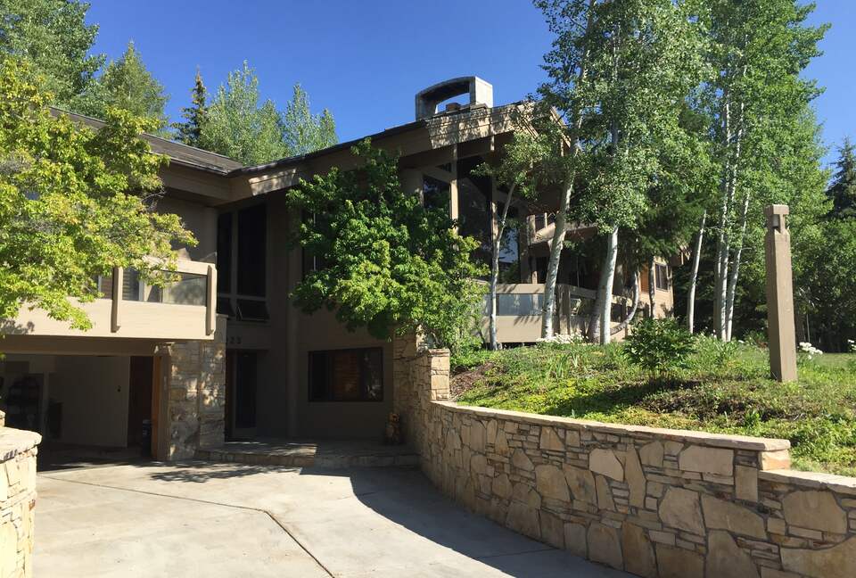 Architectural Alpine Stunner - Park City, Utah