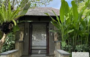 Elegant Jimbaran Retreat with Resort Amenities & Lush Privacy - Jimbaran Bay, Indonesia