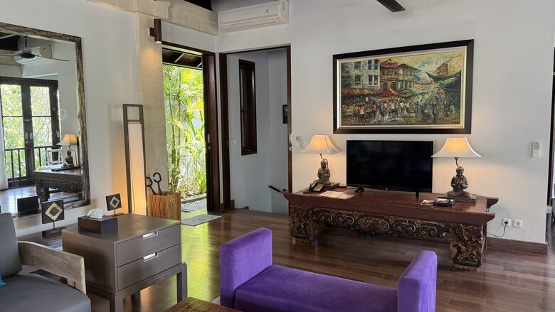 Elegant Jimbaran Retreat with Resort Amenities & Lush Privacy - Jimbaran Bay, Indonesia