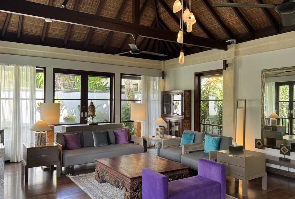 Elegant Jimbaran Retreat with Resort Amenities & Lush Privacy - Jimbaran Bay, Indonesia