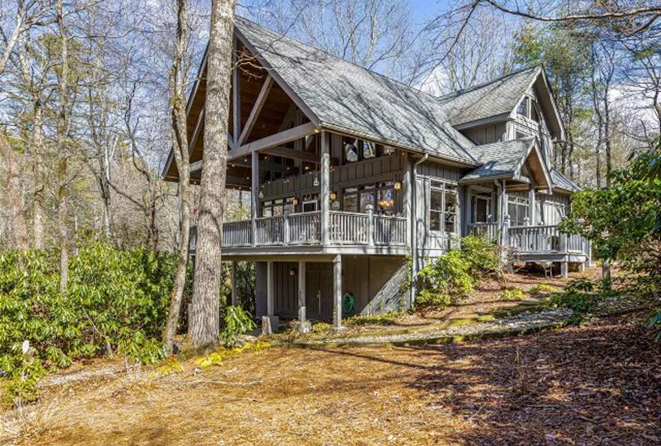 Cozy Lake Toxaway Escape - Lake Toxaway, North Carolina