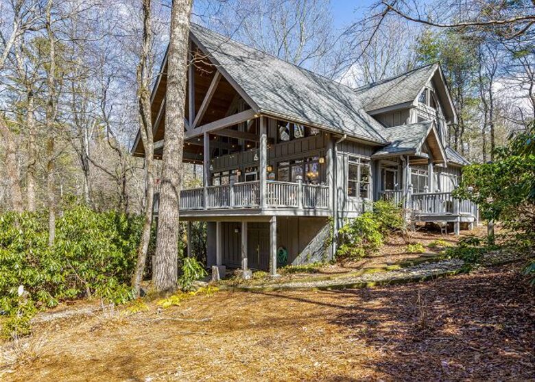 Cozy Lake Toxaway Escape - Lake Toxaway, North Carolina