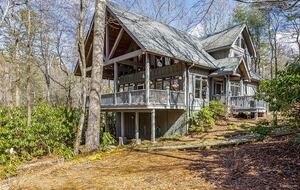 Cozy Lake Toxaway Escape - Lake Toxaway, North Carolina