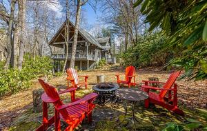 Cozy Lake Toxaway Escape - Lake Toxaway, North Carolina