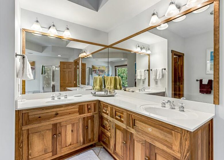 Cozy Lake Toxaway Escape - Lake Toxaway, North Carolina