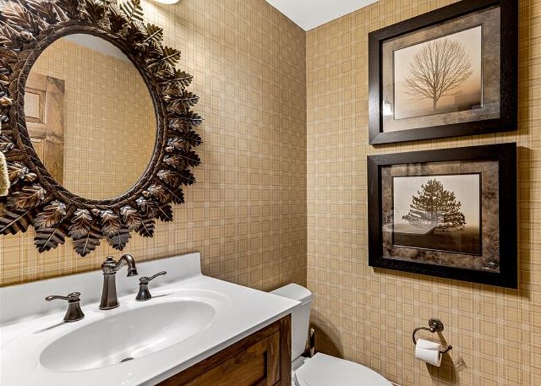 Cozy Lake Toxaway Escape - Lake Toxaway, North Carolina