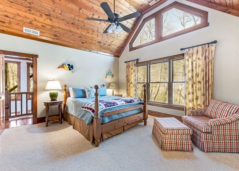 Cozy Lake Toxaway Escape - Lake Toxaway, North Carolina