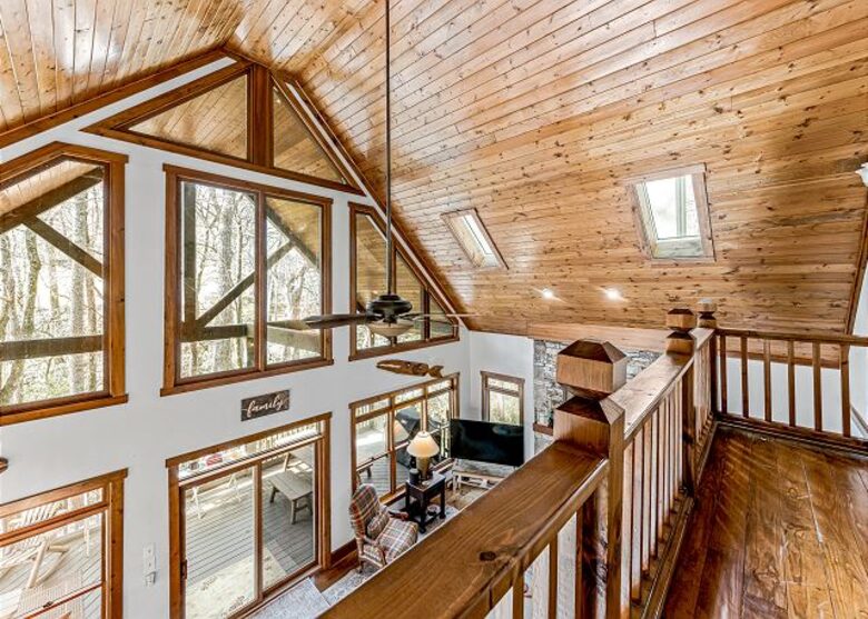 Cozy Lake Toxaway Escape - Lake Toxaway, North Carolina