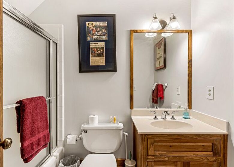 Cozy Lake Toxaway Escape - Lake Toxaway, North Carolina