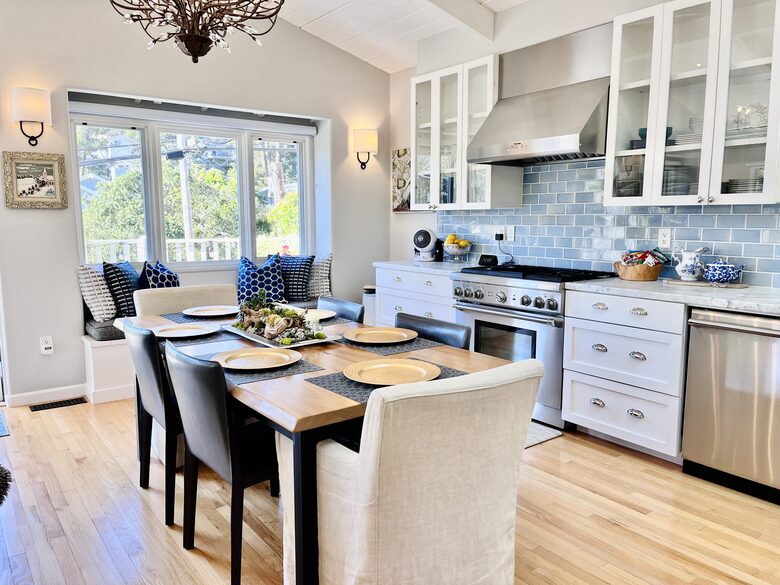 Light Filled Carmel Hideaway | Short Walk to Downtown and the Beach - Carmel, California