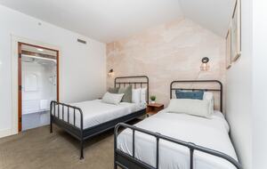 Rocky Mountain View Haven in Canmore - Canmore, Canada