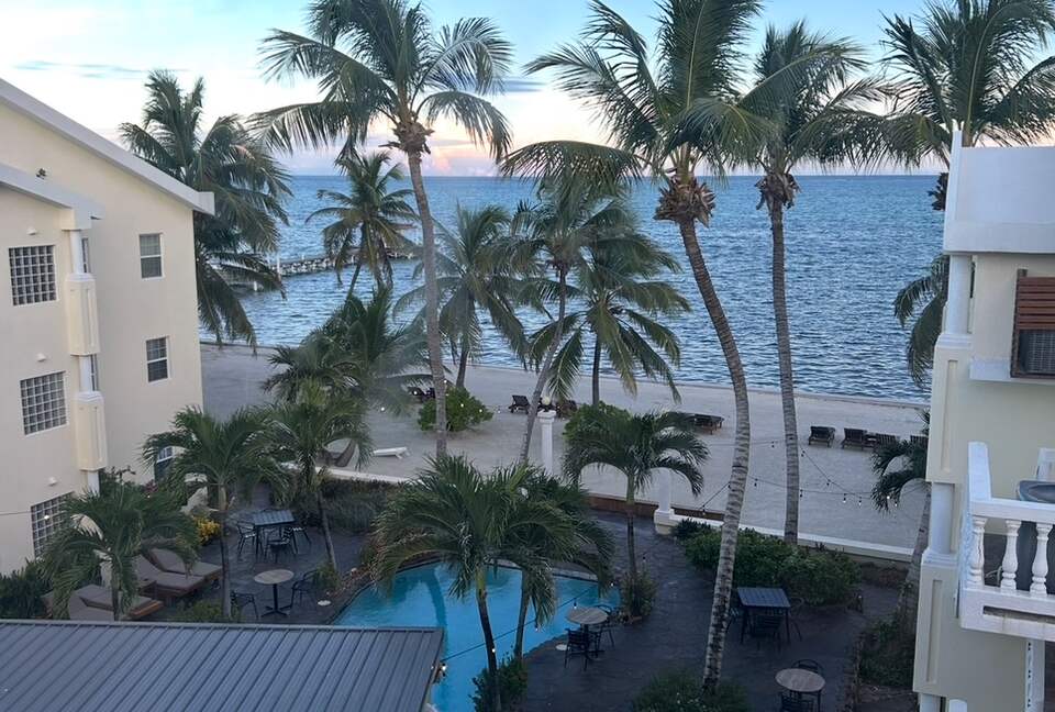 Pelican Reef Villas | Easygoing Beachfront Living on Ambergris Caye - Calle San Pedro, Belize