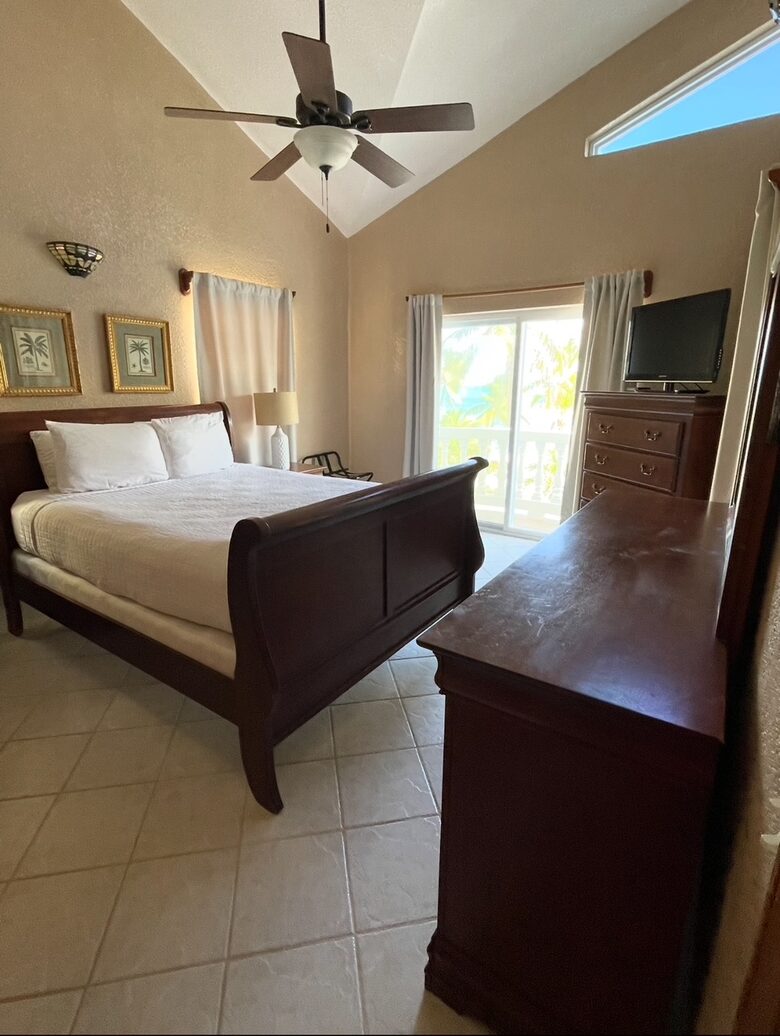 Pelican Reef Villas | Easygoing Beachfront Living on Ambergris Caye - Calle San Pedro, Belize