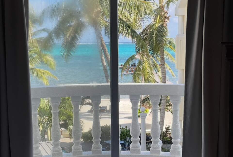 Pelican Reef Villas | Easygoing Beachfront Living on Ambergris Caye - Calle San Pedro, Belize