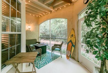 Bright Coastal Escape Steps from Sawgrass & Beaches - Ponte Vedra Beach, Florida