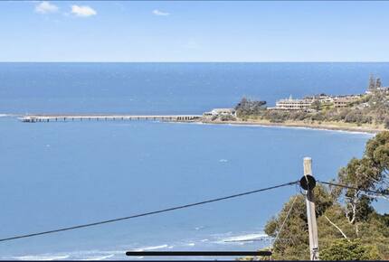 Contemporary Coastal Living in the Heart of Lorne - Lorne, Australia